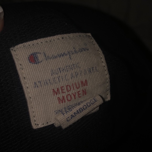 Champion sweat shirt. no hood. size medium. super comfy. - Picture 2 of 2